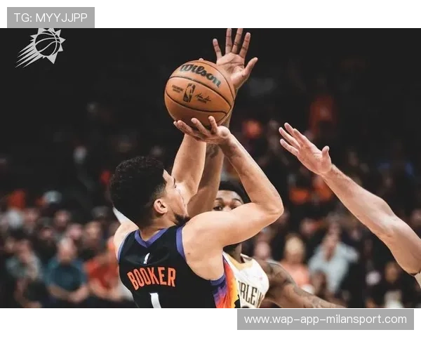 布克末节连得分，太阳把比分守到终场，布克续约太阳